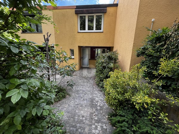 SONNIGE SÜDLAGE MIT WEITSICHT, GARTEN & KOMFORT 2