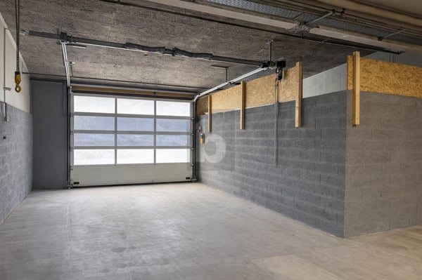 HALLE ARTISANALE AVEC VISIBILITÉ AUTOROUTE 4