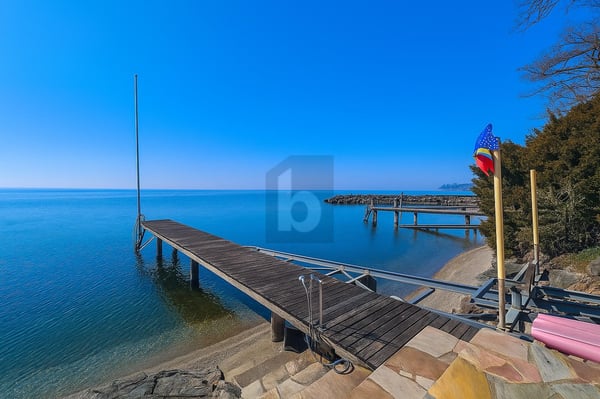 ULTRA EXCLUSIVE AVEC PLAGE ET PONTON PRIVÉS 2