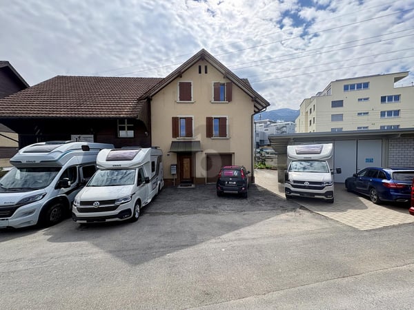 EXKLUSIV, SONNIG UND MIT BESTANDSIMMOBILIE 2