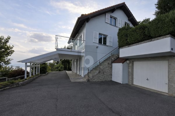 INDIVIDUELLE ET SPACIEUSE AVEC VUE INCROYABLE 2