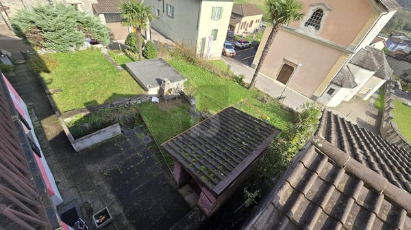 SPAZIOSA E SOLEGGIATA CON AMPIO GIARDINO 3