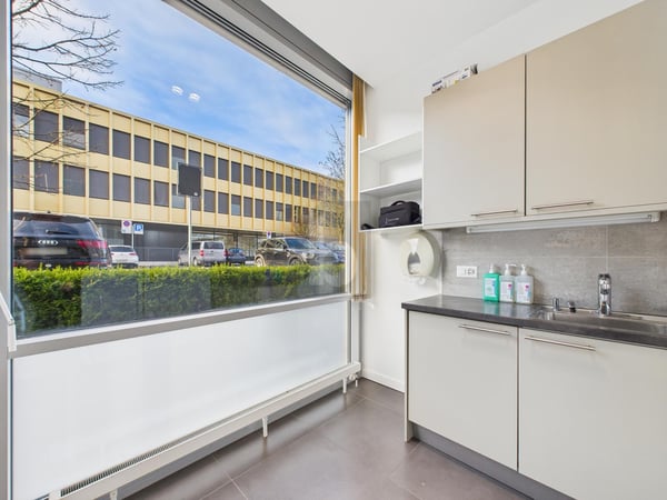 CABINET & BUREAU - SOUS-LOCATION POSSIBLE 4