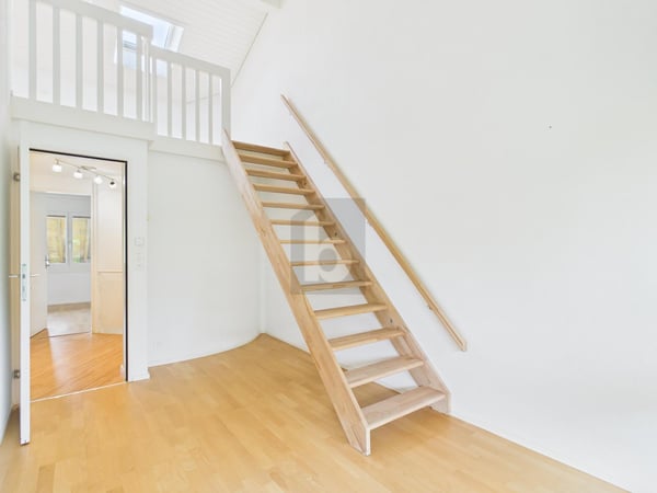 STILVOLL MIT GALERIE UND CHEMINÉE 4