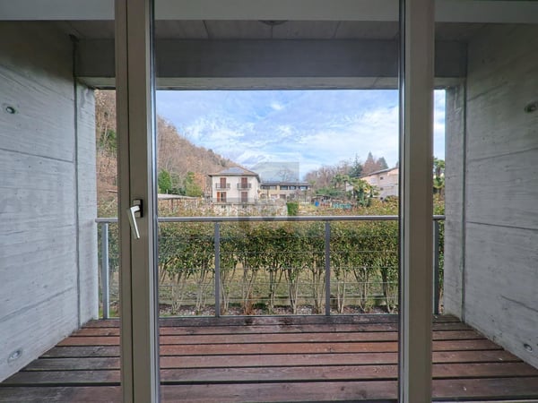 ELEGANTE E SPAZIOSA CON GIARDINO E PISCINA 4