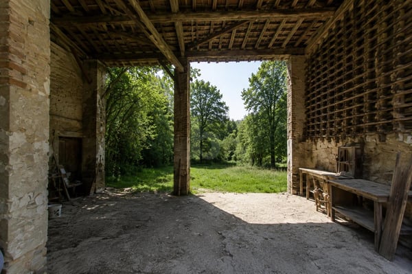 TRA LA NATURA E TRANQUILLITA, DA RISTRUTTURARE 2