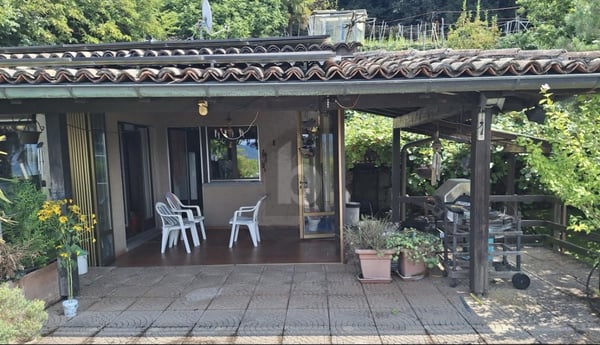 CON GIARDINO ,PISCINA E SAUNA 2