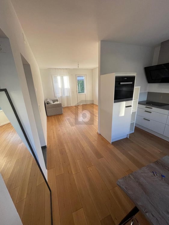 KOMPAKT, MODERN, MIT BALKON 4
