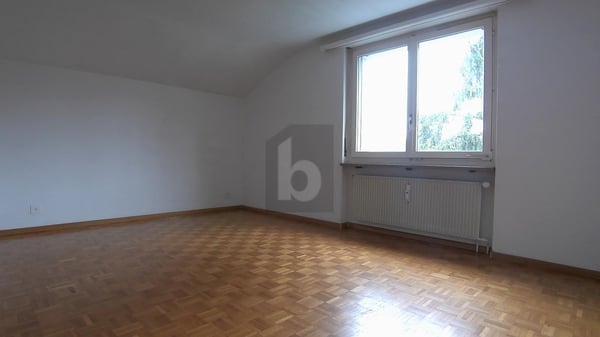 VIEL PRIVATSPHÄRE, ESTRICH & AUSSENSTELLPLATZ 4