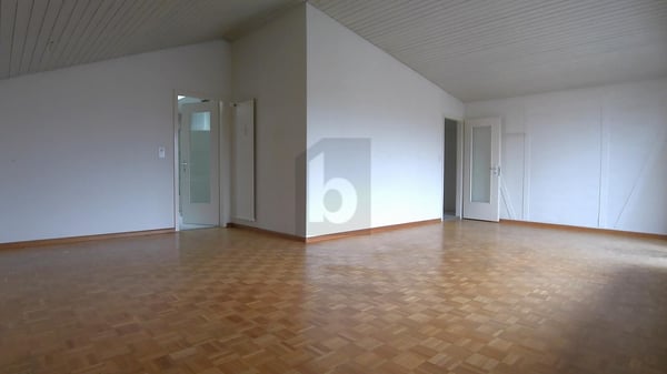 VIEL PRIVATSPHÄRE, ESTRICH & AUSSENSTELLPLATZ 3