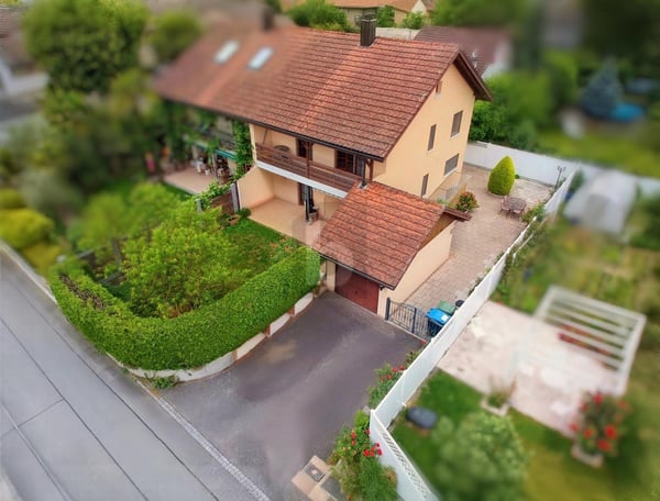 FAMILIENFREUNDLICH MIT SONNIGEM GARTEN 1