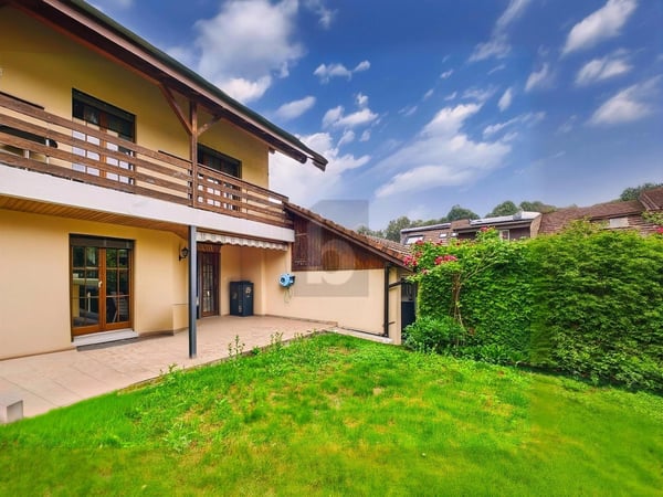 FAMILIENFREUNDLICH MIT SONNIGEM GARTEN 2