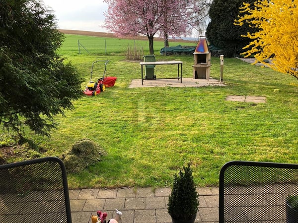 MIT EIGENEM GARTEN, DIREKT AN LANDWIRTSCHAFTSZONE 1