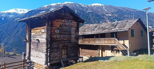 AMÉNAGEMENT SUR MESURE, AVEC VUE PANORAMIQUE 1