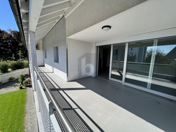 EXKLUSIV MIT GROSSEM SONNENBALKON 4