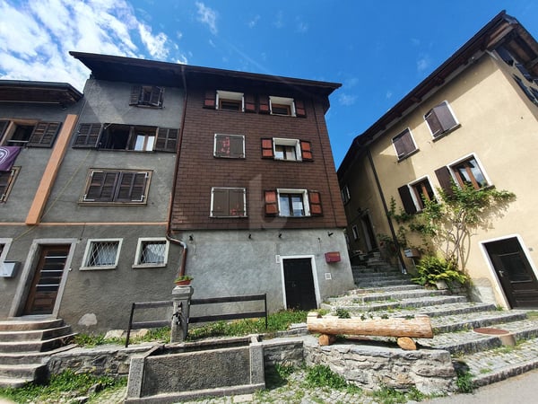 NEL CUORE DEL PAESE CON TANTO POTENZIALE 1
