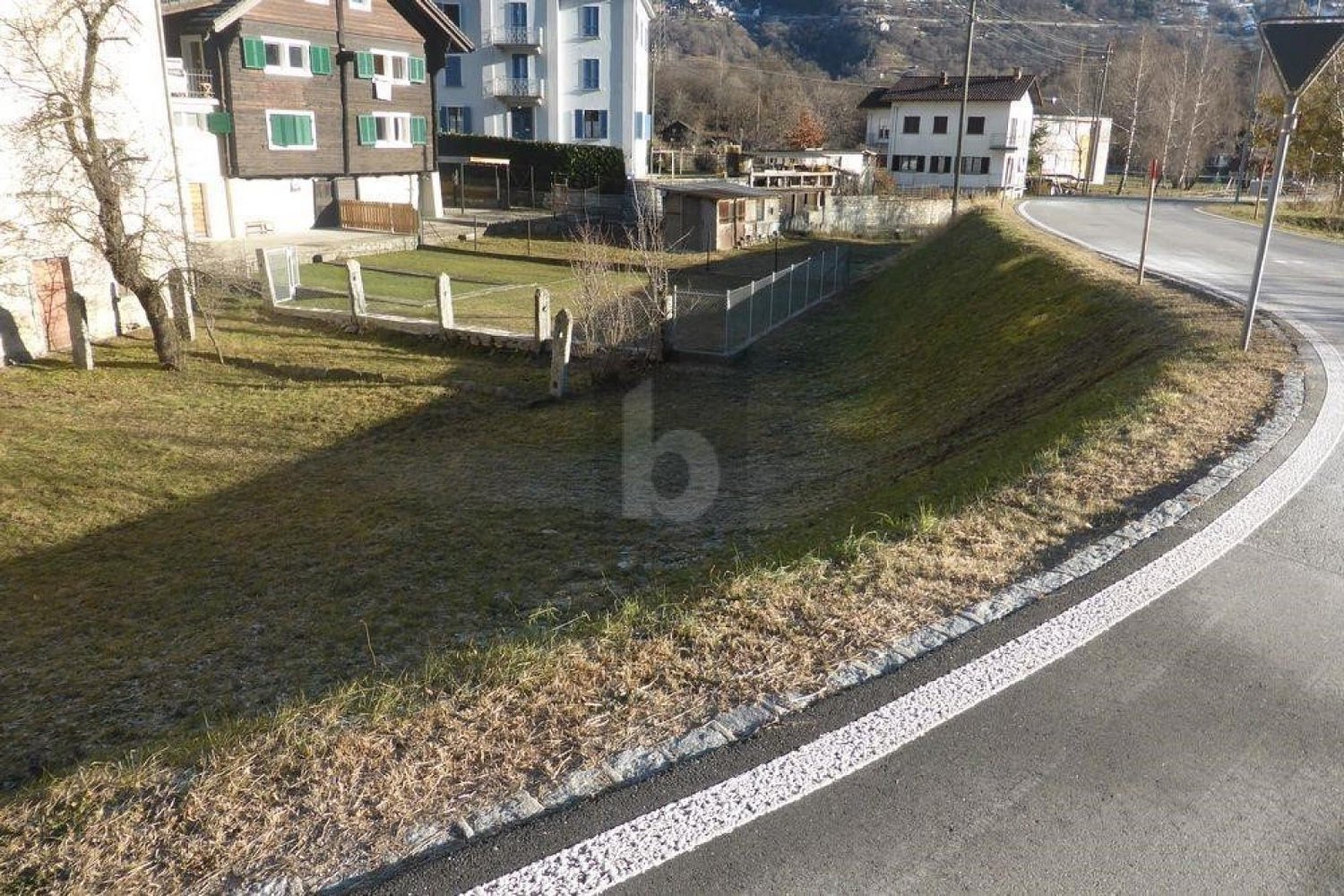 Immobilie in Chironico - CON MOLTO POTENZIALE E AMPIO GIARDINO - Bild 3