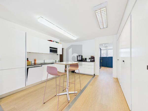 DYNAMIQUE, MODERNE & BIEN SITUÉE 5