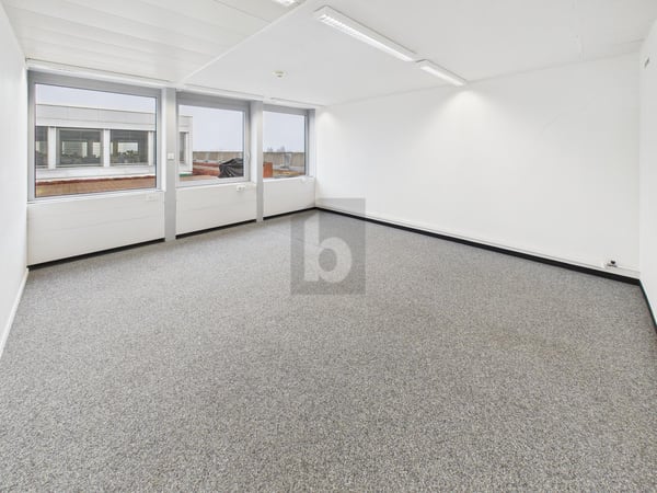 GUT GELEGEN UND PRAKTISCH (BÜRO 4.26) 1