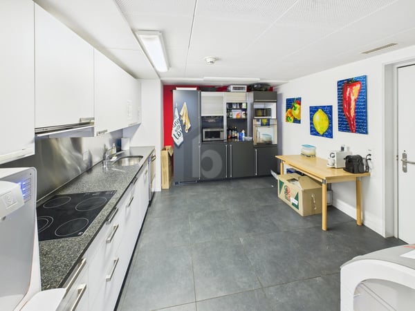 GUT GELEGEN UND PRAKTISCH (BÜRO 4.26) 4