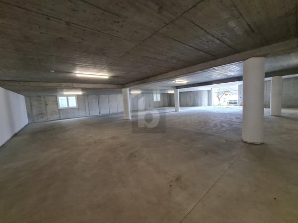 PARCHEGGI IN AUTORIMESSA O ESTERNI 1