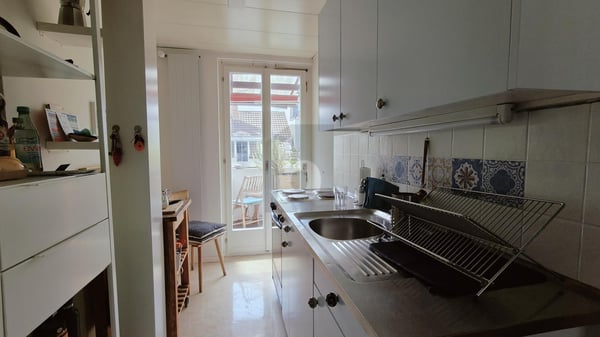 ALTBAU-CHARME MIT ÜBERDACHTEM BALKON 5