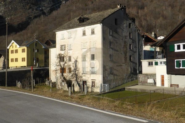 CON MOLTO POTENZIALE E AMPIO GIARDINO 2