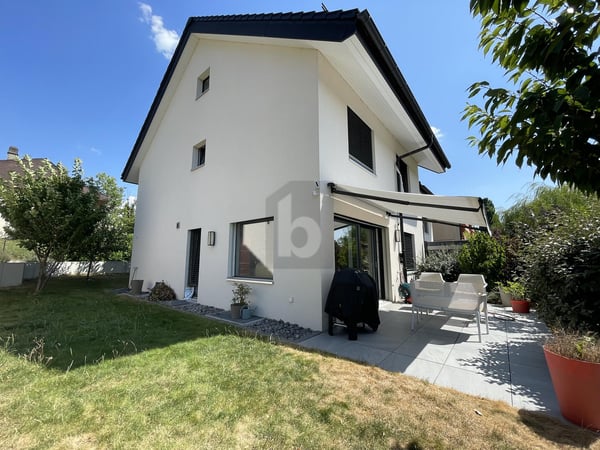 MAGNIFIQUE MAISON MITOYENNE AVEC JARDIN À PENTHAZ 1