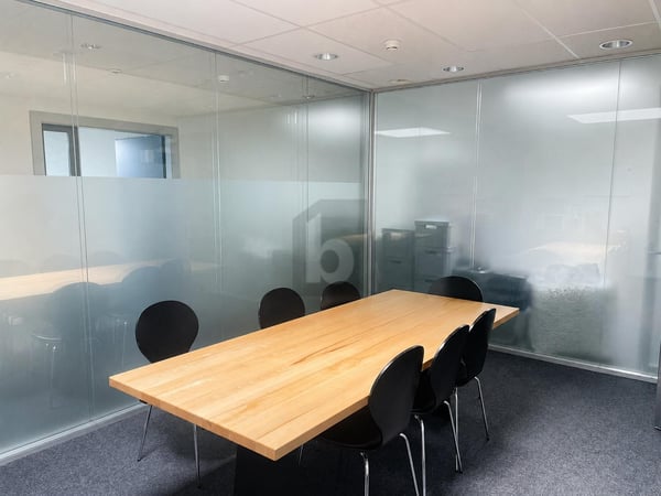 BUREAUX ÉQUIPÉS À MALLEY 4