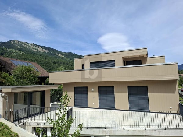 ZUKUNFTSORIENTIERTES ENERGIEEFFIZIENTES TRAUMHAUS 1