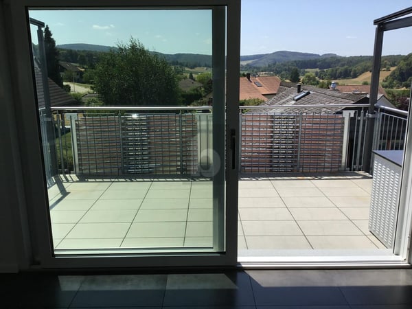SONNIG, KLIMATISIERT MIT BALKON UND E-LADESTATION 3