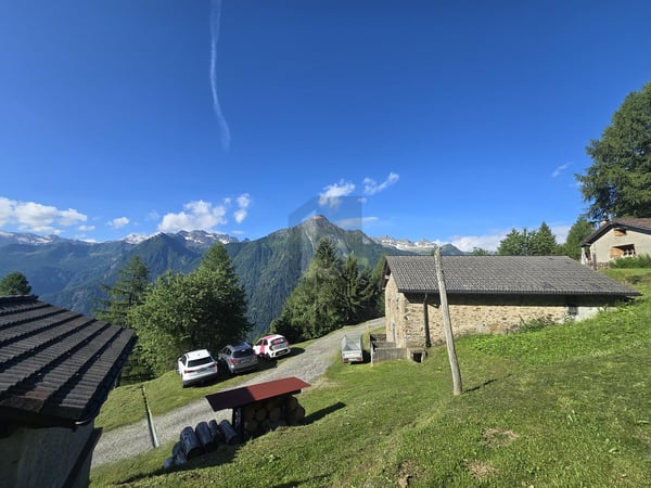 IN POSIZIONE SOLEGGIATA DA RISTRUTTURARE 2
