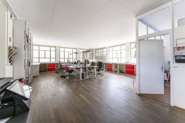 HELLE BÜRORÄUMLICHKEITEN IN KREATIVEM UMFELD 2