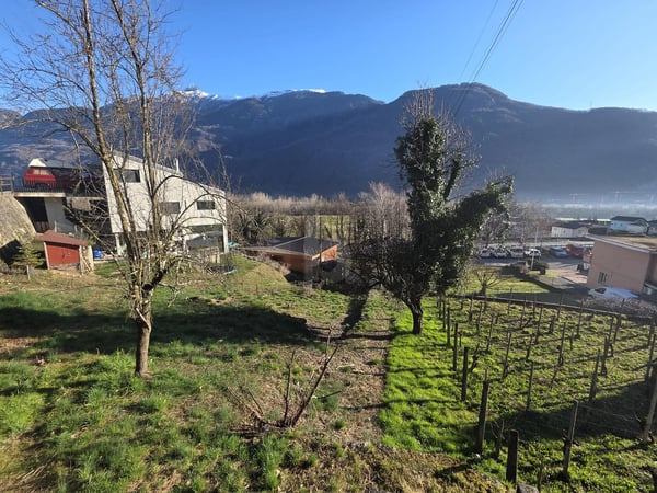 IN POSIZIONE TRANQUILLA E SOLEGGIATA CON VISTA 4