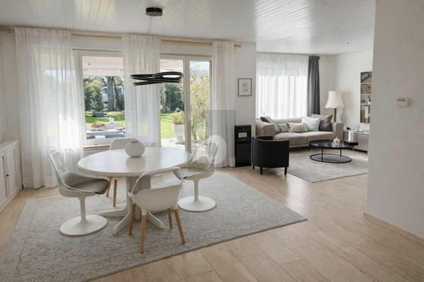 FAMILIENFREUNDLICH MIT SONNIGEM GARTEN 5