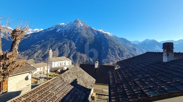 SPAZIOSA E SOLEGGIATA CON VISTA SULLE MONTAGNE 1