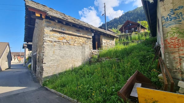 SOLEGGIATO, IN POSIZIONE TRANQUILLA 2