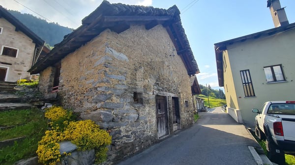 SOLEGGIATO, IN POSIZIONE TRANQUILLA 1