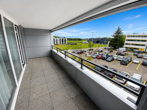 ÉTAGE BUREAUX À 4,39 % BRUT ET 35 PLACES DE PARC 5