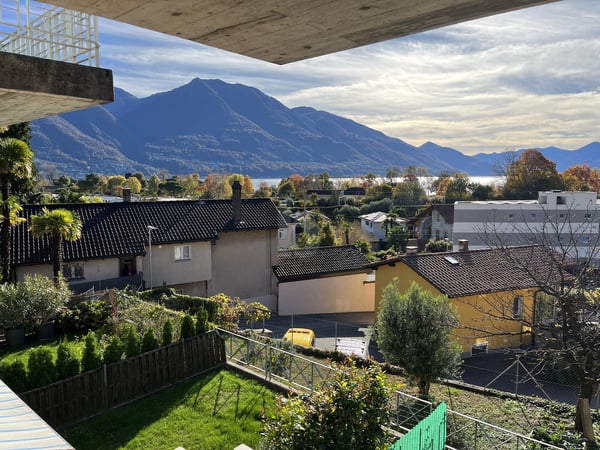 EINE TRAUMRESIDENZ MIT SEESICHT UND KLEINEM GARTEN 1