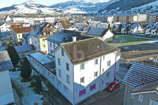 ARBEITSFLÄCHE AN ZENTRALER LAGE 3