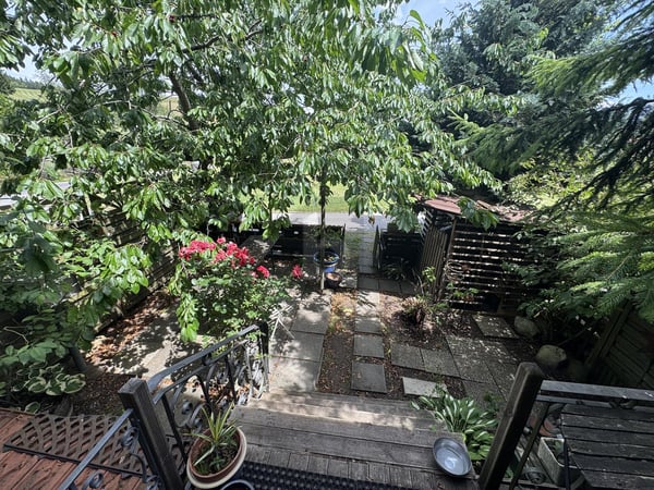 RUHIG, GRÜN UND SONNIG MIT GARTENSITZPLATZ 5