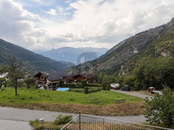GÉNÉREUSE, LUMINEUSE ET VUE PANORAMIQUE 2