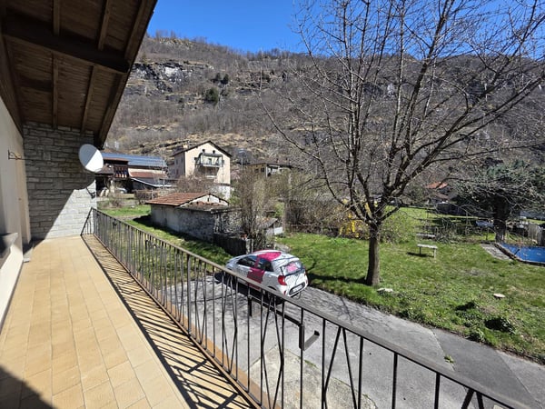 SPAZIOSA E ACCOGLIENTE CON GIARDINO 4