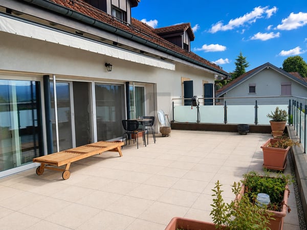 DUPLEX SPACIEUX AVEC VUE JURA ! 2