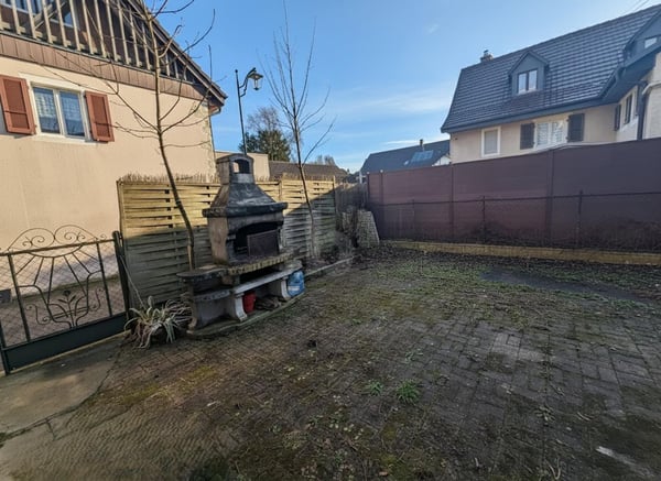 BEAU POTENTIEL, AU COEUR DU VILLAGE 5