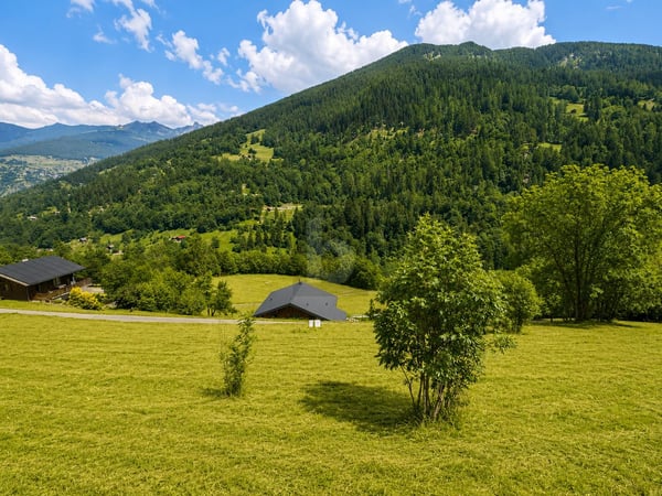 MAGNIFIQUE TERRAIN DANS UN CADRE NATUREL 4