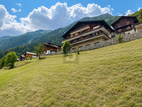 MAGNIFIQUE TERRAIN DANS UN CADRE NATUREL 1