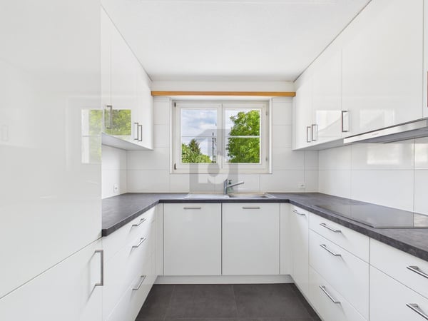 KÜRZLICH RENOVIERT MIT VIEL PLATZ AN IDYLISCHER LAGE 2
