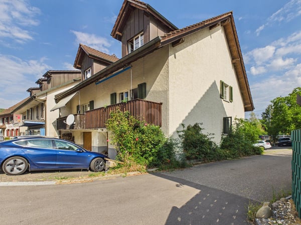 KÜRZLICH RENOVIERT MIT VIEL PLATZ AN IDYLISCHER LAGE 1